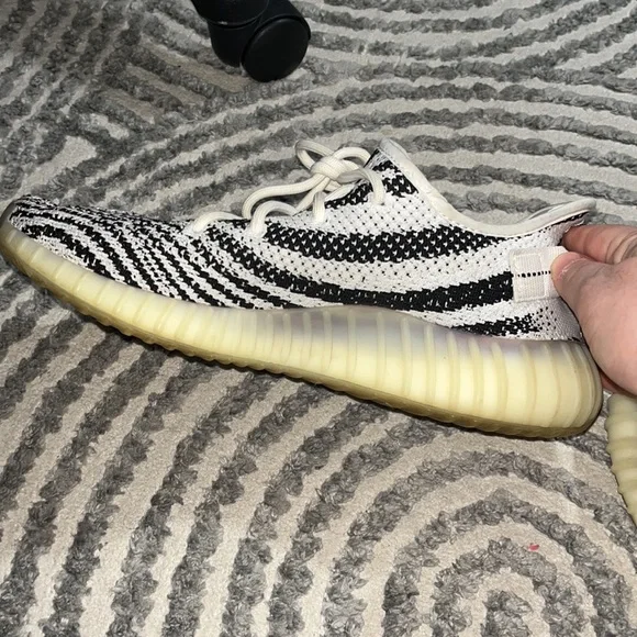 YEEZY 350 ZEBRA - Picture 7 of 9